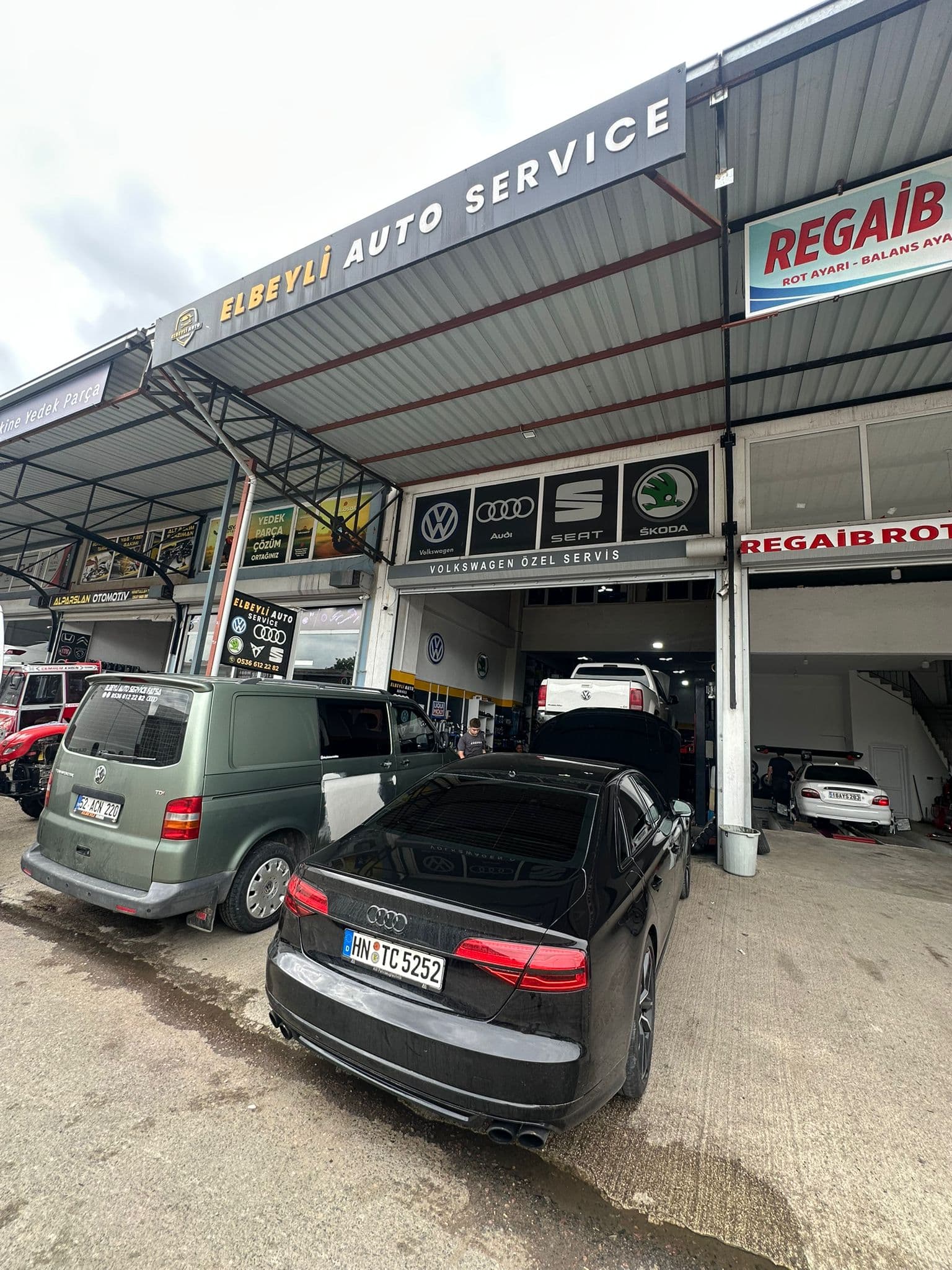 Elbeyli Auto Service atölyesinde Audi ve Volkswagen Amarok
